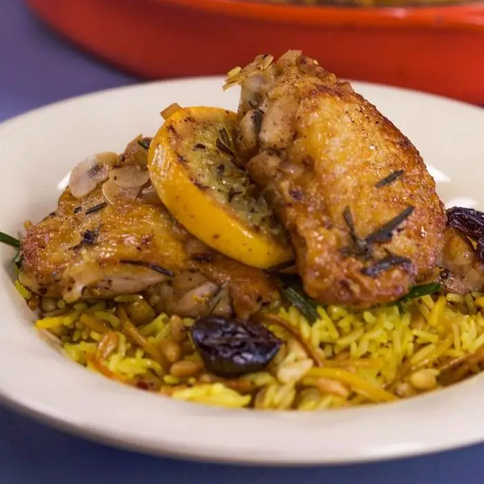 Chicken with saffron, raisins & pine nuts (Spanish Chicken)