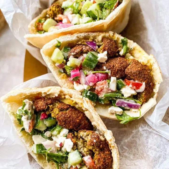 Falafel Pita Sandwich with Tahini Sauce (Syrian Vegetarian)