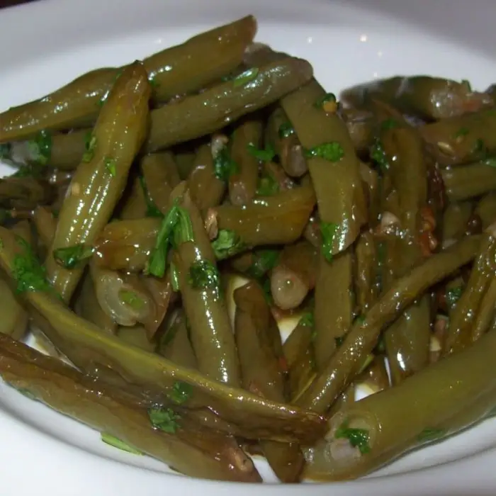 Fasoliyyeh Bi Z-Zayt (Syrian Green Beans with Olive Oil) (Syrian Vegan)